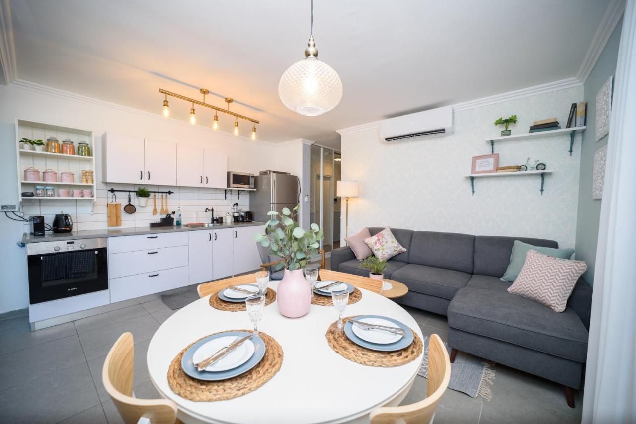 Yalarent Migdalor Boutique Apartments With Sea Views Тиберия Екстериор снимка