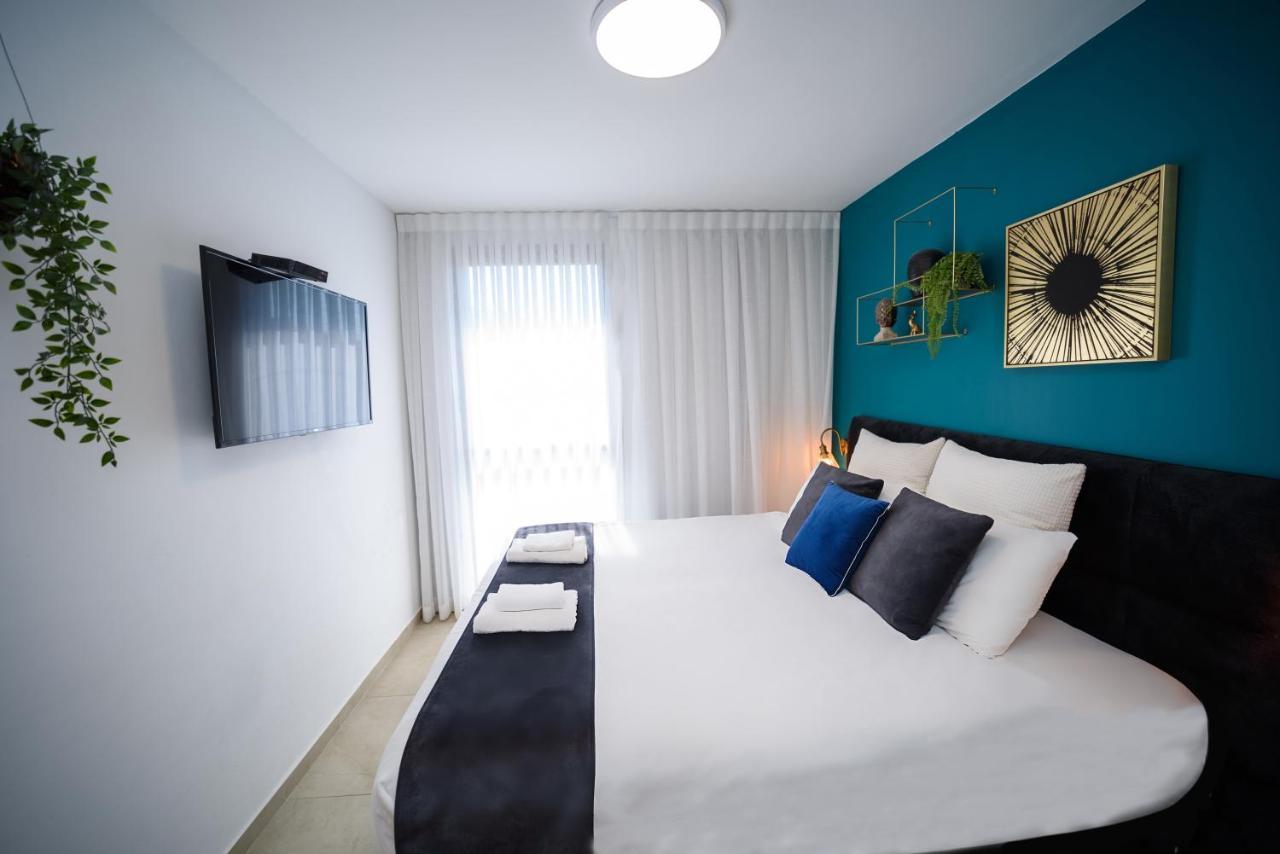 Yalarent Migdalor Boutique Apartments With Sea Views Тиберия Екстериор снимка