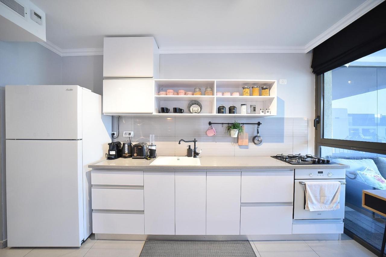 Yalarent Migdalor Boutique Apartments With Sea Views Тиберия Екстериор снимка