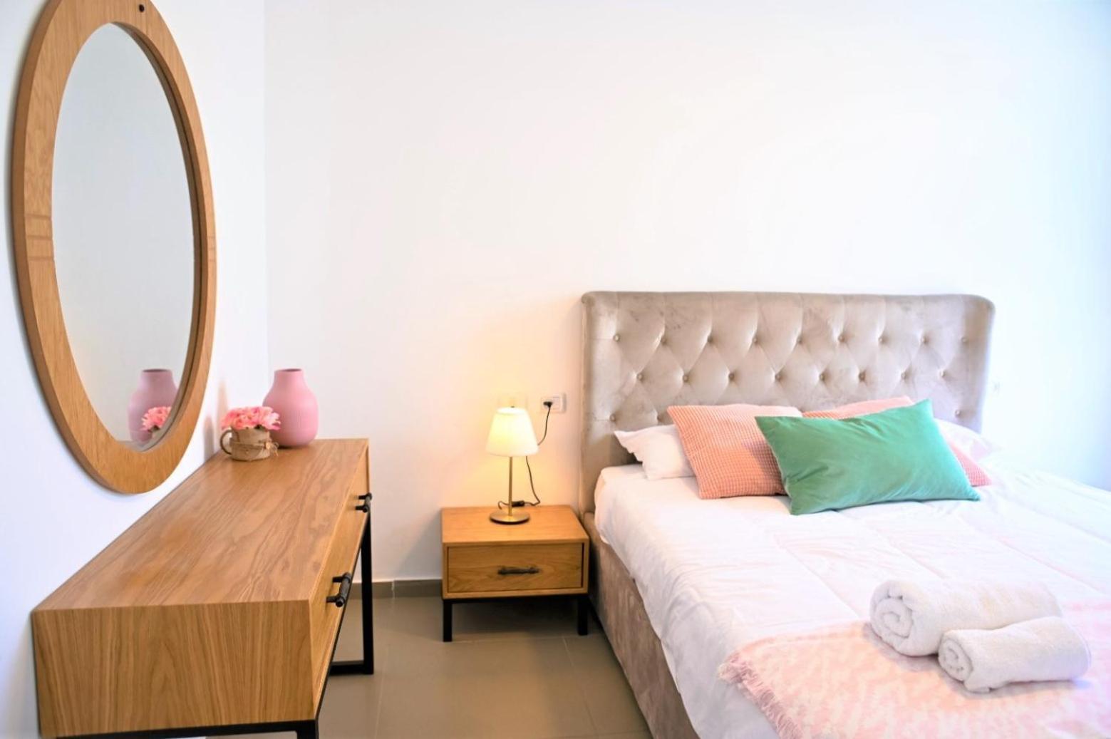 Yalarent Migdalor Boutique Apartments With Sea Views Тиберия Екстериор снимка