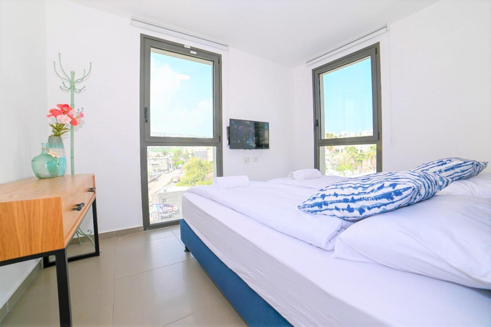Yalarent Migdalor Boutique Apartments With Sea Views Тиберия Екстериор снимка