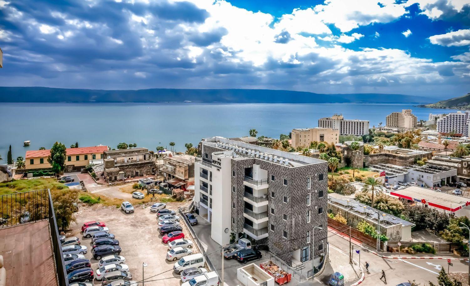Yalarent Migdalor Boutique Apartments With Sea Views Тиберия Екстериор снимка