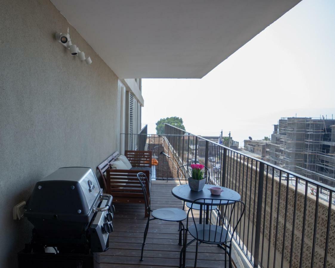 Yalarent Migdalor Boutique Apartments With Sea Views Тиберия Екстериор снимка